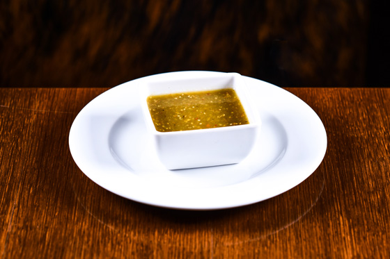 Salsa ze zelených rajčat a chilli